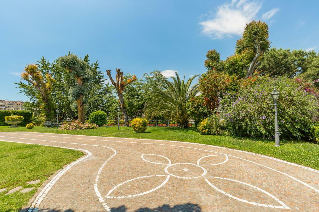 Culture Hotel Villa Capodimonte Napoli Esterno foto