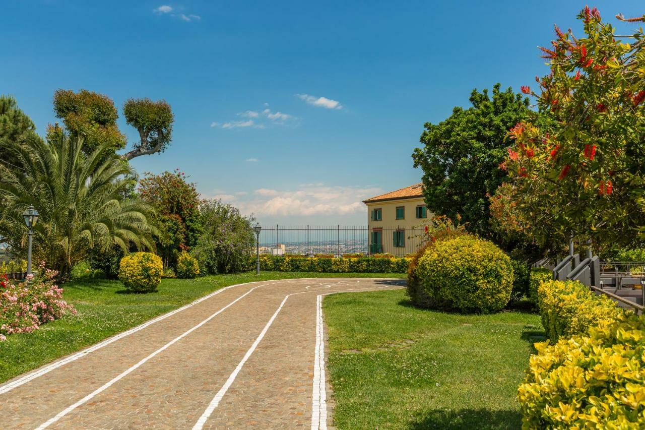 Culture Hotel Villa Capodimonte Napoli Esterno foto